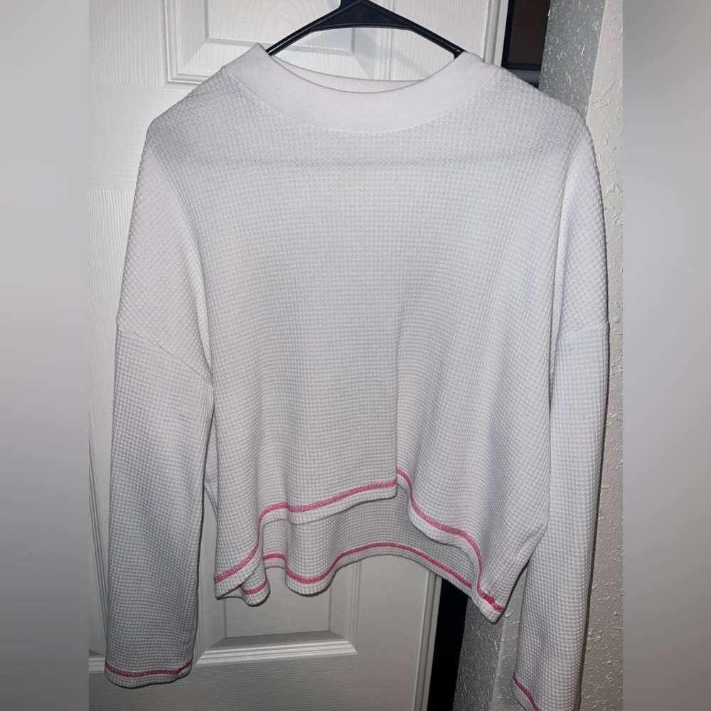 White converse crop top